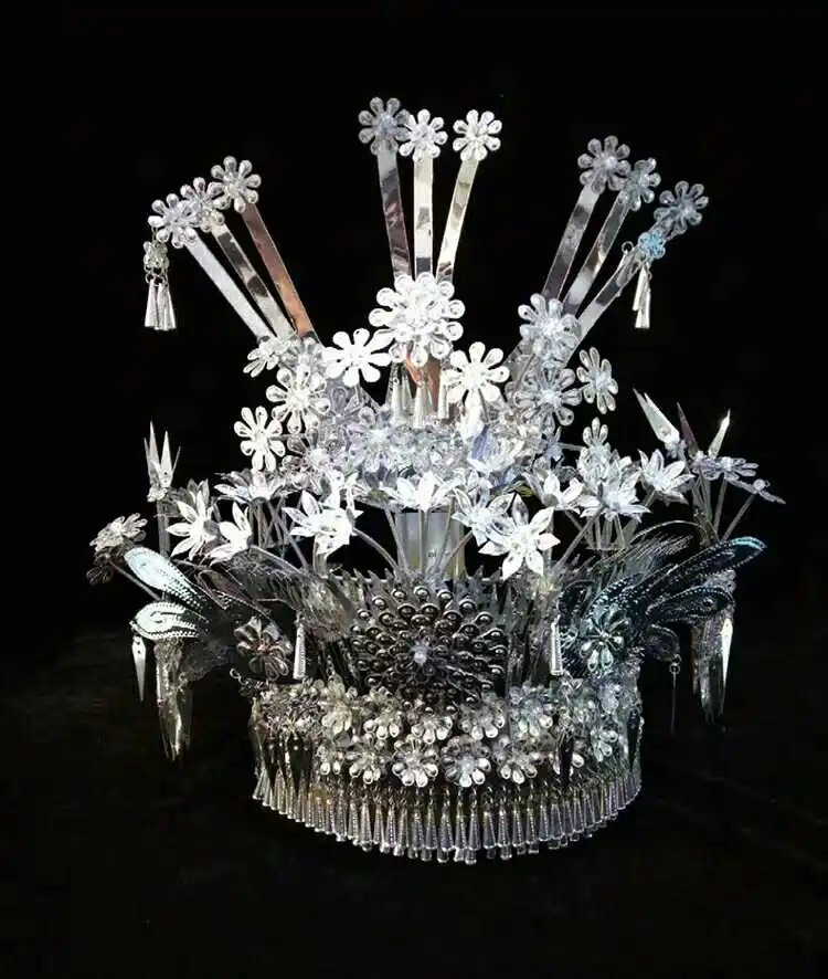 Chinese cosplay Miao hats Dong ethnic handmade silver headgear hat stage photo scenic spot headdress
Chinese cosplay Miao hats Dong ethnic handmade silver headgear hat stage photo scenic spot headdress
