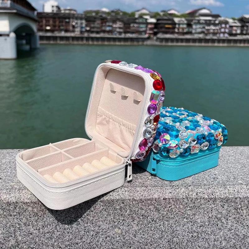 Bling Portable Double Layer Jewelry Box Desktop Earrings Necklace Storage Box Luxury Rhinestone Jewelry Display Box Gift
Bling Portable Double Layer Jewelry Box Desktop Earrings Necklace Storage Box Luxury Rhinestone Jewelry Display Box Gift