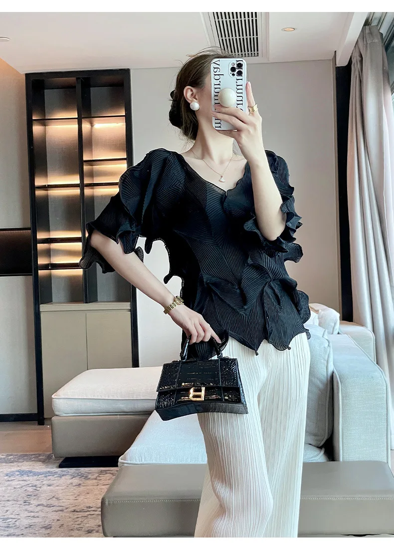 Miyake Pleated T-Shirt 2025 Summer Designer Model Sheer Loose T-Shirt French Elegant Peplum High End Pleated Top Tunic Clothing Miyake Pleated T-Shirt 2025 Summer Designer Model Sheer Loose T-Shirt French Elegant Peplum High End Pleated Top Tunic Clothing