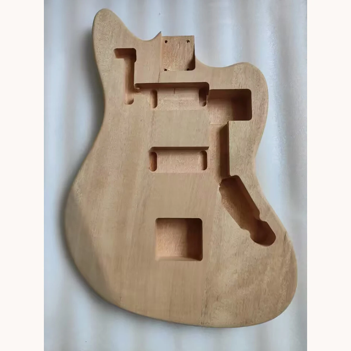 JM-Electric Guitar Body, Unfinished Mahogany Material, Handcraft, Wooden Barrel, Brand New Project
JM-Electric Guitar Body, Unfinished Mahogany Material, Handcraft, Wooden Barrel, Brand New Project