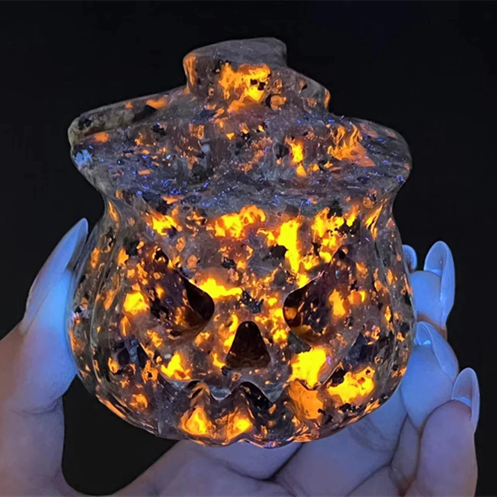 1pcs Natural Crystal Yooperlight Pumpkin Head Figurine Hand Made Carvings Skulls Halloween Gift Home Decor
1pcs Natural Crystal Yooperlight Pumpkin Head Figurine Hand Made Carvings Skulls Halloween Gift Home Decor