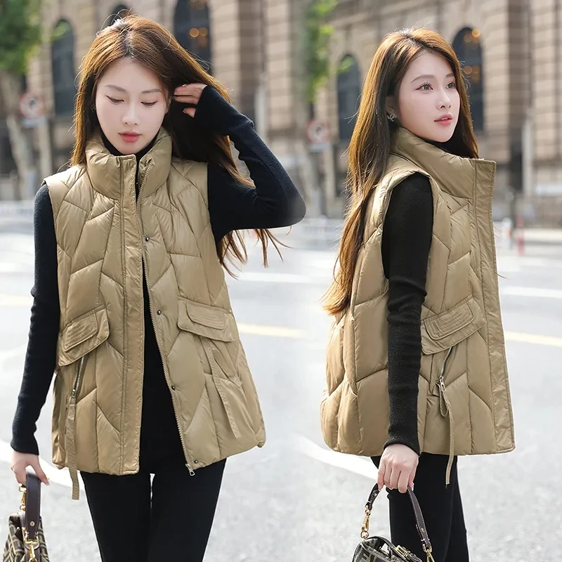 2023 New Glossy Vest Jacket Women's Down Cotton Vest Autumn Winter Sleeveless Loose Casual Warm Female short Waistcoat Outerwear
2023 New Glossy Vest Jacket Women's Down Cotton Vest Autumn Winter Sleeveless Loose Casual Warm Female short Waistcoat Outerwear