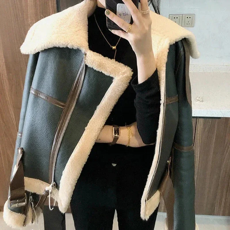 New 2024 Fashion Lapel Faux Lamb Leather Jacket Women Short Motorcycle Coat Winter Female Streetwear Thick Warm Outwear
New 2024 Fashion Lapel Faux Lamb Leather Jacket Women Short Motorcycle Coat Winter Female Streetwear Thick Warm Outwear