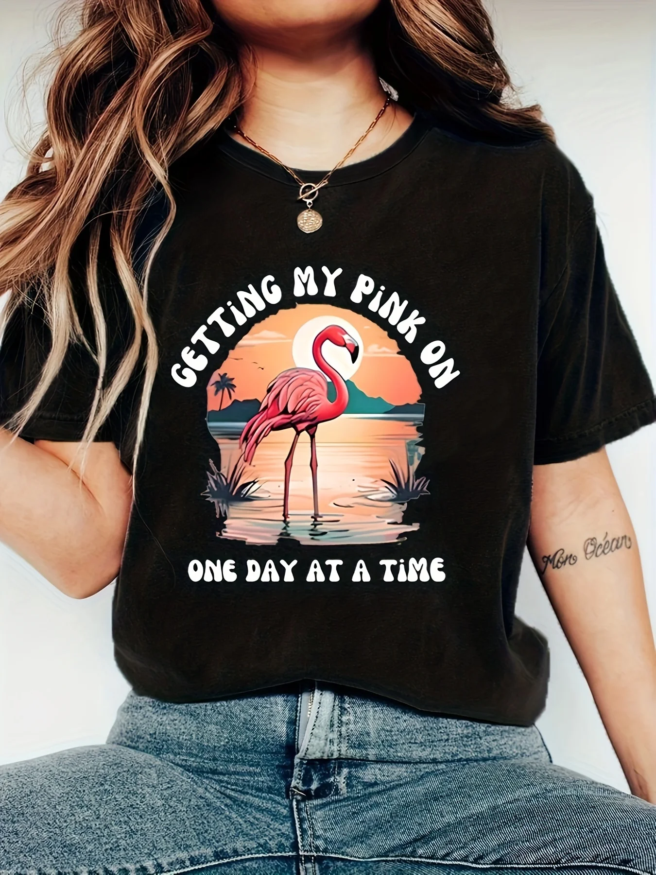 

Flamingo Print Crew Neck T-shirt, Short Sleeve Casual Top For Spring & Summer, Women's Clothing