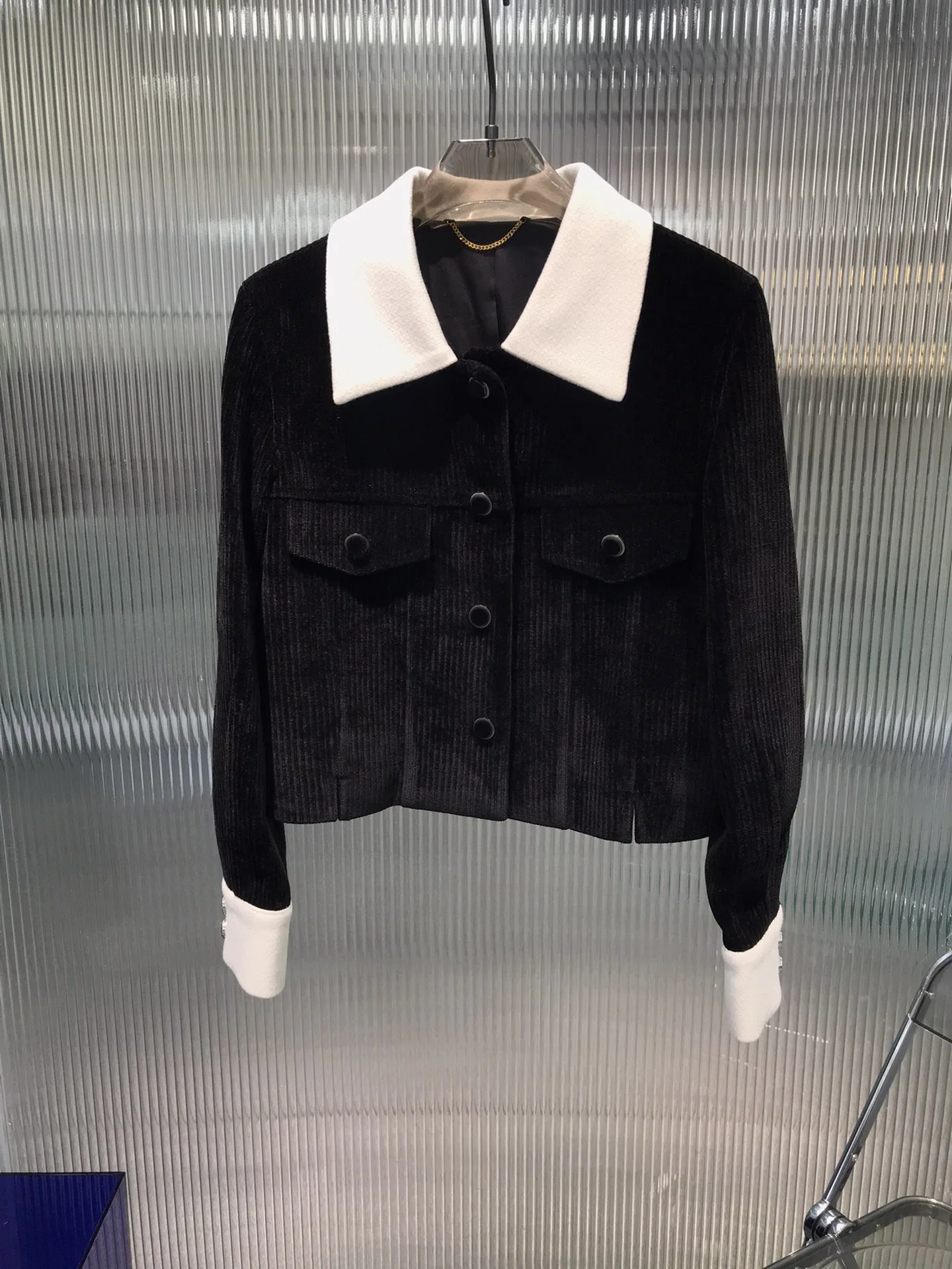 2023 Women's Clothing Slim-fitting single-breasted lapel short coat Autumn Winter New
2023 Women's Clothing Slim-fitting single-breasted lapel short coat Autumn Winter New