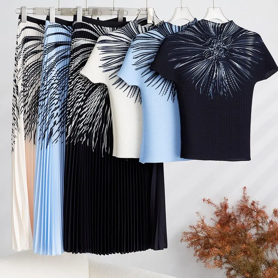 Summer Runway 2 Piece Womens Sets Vintage Print Turtleneck Short Sleeve Top Shirt Blouse Midi Pleated Skirt Suits Outfits N7262
Summer Runway 2 Piece Womens Sets Vintage Print Turtleneck Short Sleeve Top Shirt Blouse Midi Pleated Skirt Suits Outfits N7262