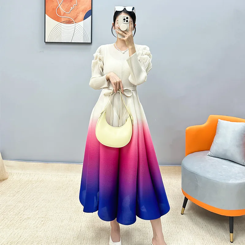 EGRM Miyake Pleated Gradual Maxi Dress O-Neck Full Sleeve Loose High Strecth Lantern Dresses for Women 2024 Spring New 6EM62187
EGRM Miyake Pleated Gradual Maxi Dress O-Neck Full Sleeve Loose High Strecth Lantern Dresses for Women 2024 Spring New 6EM62187