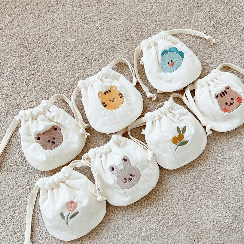 Korea Cute Bear Embroidery Baby Coin Purse Caddy Bag Mini Cotton Quilted Drawstring Bag Kids Boys Girls Shoulder Messenger Bag
Korea Cute Bear Embroidery Baby Coin Purse Caddy Bag Mini Cotton Quilted Drawstring Bag Kids Boys Girls Shoulder Messenger Bag