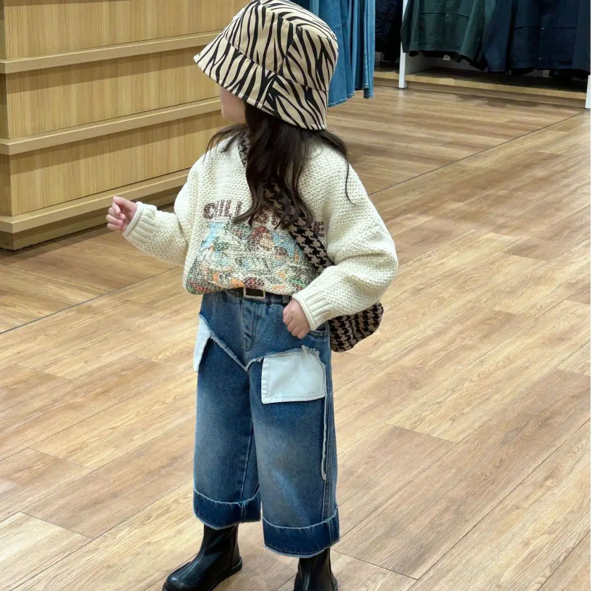 2023 Winter Children Girl 2PCS Clothes Set Cartoon Letter Knitted Sweater Vintage Jeans Pant Toddler Girl Outfit Kids Girl Suits
2023 Winter Children Girl 2PCS Clothes Set Cartoon Letter Knitted Sweater Vintage Jeans Pant Toddler Girl Outfit Kids Girl Suits