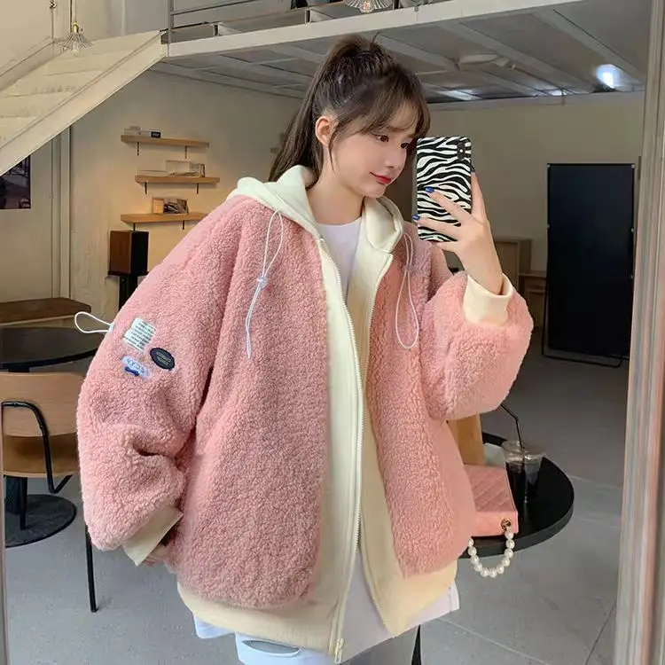 Color Matching Fake Two Piece Plush Thickened Women's Jacket 2023 Winter Loose Fashion Hooded Lamb Plush Jacket Women's Jacket
Color Matching Fake Two Piece Plush Thickened Women's Jacket 2023 Winter Loose Fashion Hooded Lamb Plush Jacket Women's Jacket
