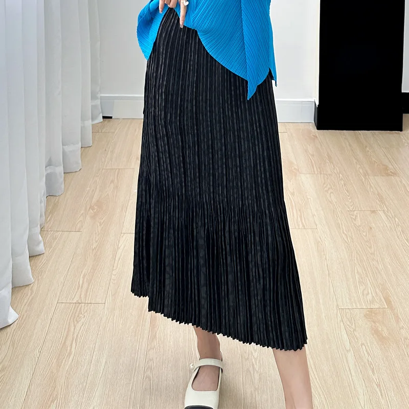 

Miyake Style Skirt for Women 2023 Summer New High-end Pleated Temperament Age-reducing Fishtail Hip-covering Slimming Skirt