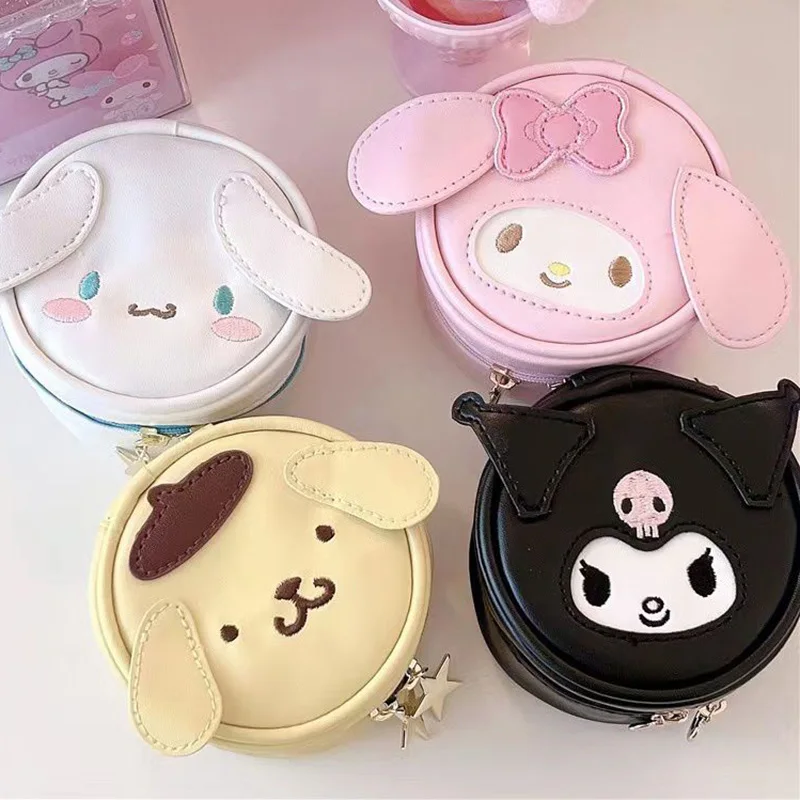 Sanrio Anime My Melody Kuromi Cinnamoroll Circular Jewelry Box Cartoon Portable Headphone Bag MINI Storage Bag Girl Gift Toys
Sanrio Anime My Melody Kuromi Cinnamoroll Circular Jewelry Box Cartoon Portable Headphone Bag MINI Storage Bag Girl Gift Toys