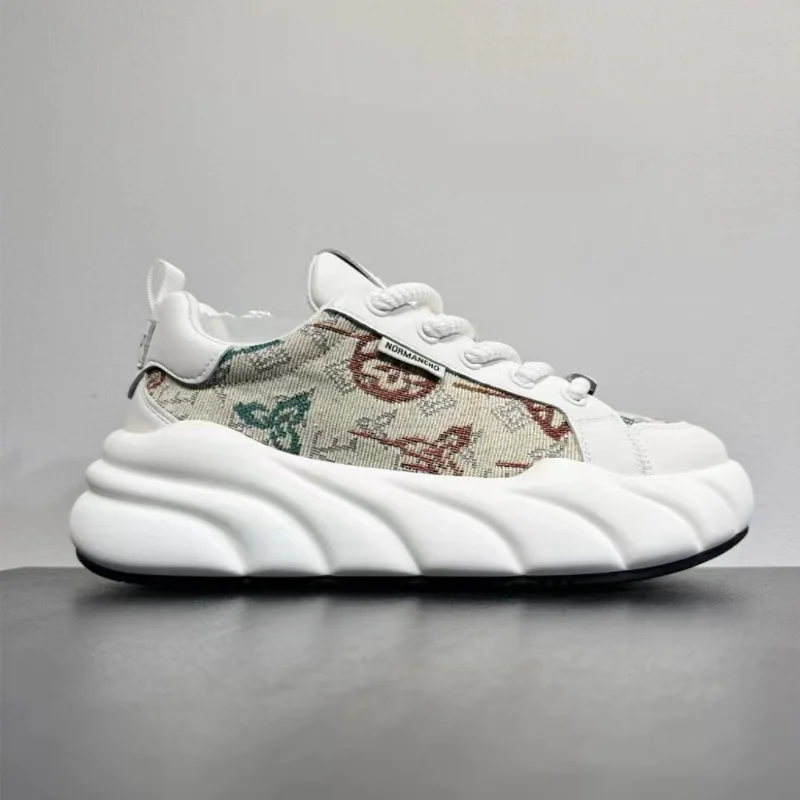 2024 Trend Men's Sneakers White Thick Bottom Height Increasing Sport Shoes for Women Casual Fashion Outdoor Walking Men's Shoes
2024 Trend Men's Sneakers White Thick Bottom Height Increasing Sport Shoes for Women Casual Fashion Outdoor Walking Men's Shoes