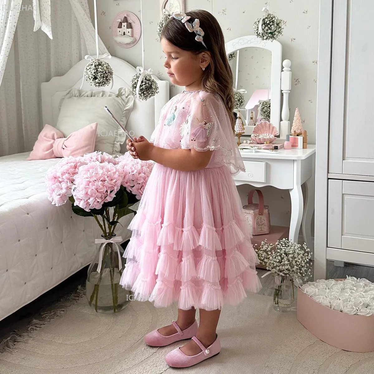 فستان بناتي بطبقات على شكل كعكة للأطفال بحزام سباغيتي من التول مع شال كيب للحفلات وحفلات الاحتفال الرسمي فستان بناتي بطبقات على شكل كعكة للأطفال بحزام سباغيتي من التول مع شال كيب للحفلات وحفلات الاحتفال الرسمي