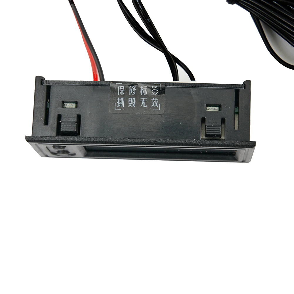 1Pcs Car Thermometer Voltmeter Clock LED Electric Digital Display Voltage Meter 12V 3in1 Vehicle Tester Panel Monitor Detector
1Pcs Car Thermometer Voltmeter Clock LED Electric Digital Display Voltage Meter 12V 3in1 Vehicle Tester Panel Monitor Detector