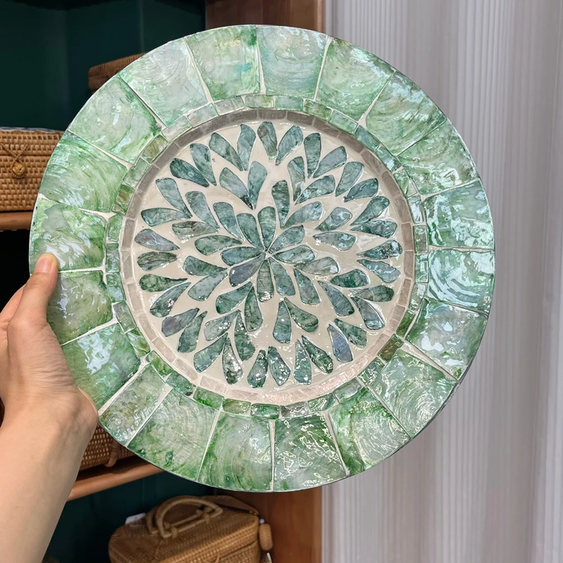 Nordic ins wind American insulated placemats creative shell plates, luxury round western food mats household trays.
Nordic ins wind American insulated placemats creative shell plates, luxury round western food mats household trays.