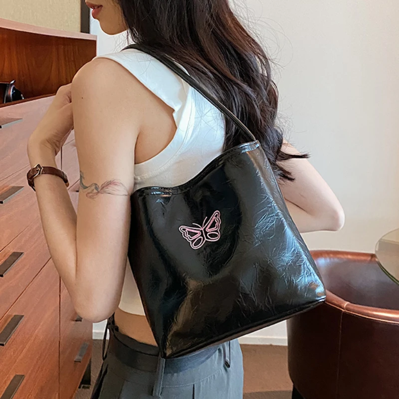 PU Leather Women's Small Bucket Bags Retro Design Ladies Shoulder Bag Fashion Clutch Purse Girls Handbags Underarm Bag
PU Leather Women's Small Bucket Bags Retro Design Ladies Shoulder Bag Fashion Clutch Purse Girls Handbags Underarm Bag