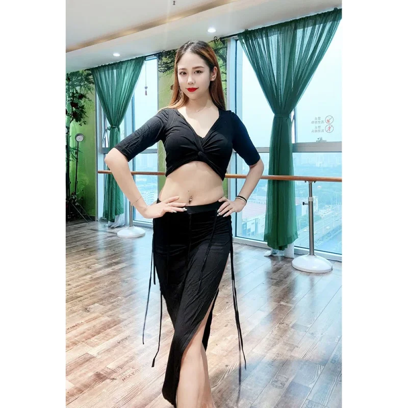 2023 2023 Silver Black Women's Belly Dance Dress Dongfeng Ethnic Dance Practice Performance Costume Hollow out Belly Dance Dress
2023 2023 Silver Black Women's Belly Dance Dress Dongfeng Ethnic Dance Practice Performance Costume Hollow out Belly Dance Dress