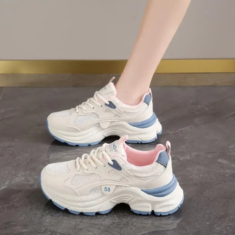 Туфли женские на платформе, Новинка лета 2024, теннисные дышащие туфли серебристого цвета в стиле ретро, увеличивающие рост, спортивные туфли для отдыха 
Туфли женские на платформе, Новинка лета 2024, теннисные дышащие туфли серебристого цвета в стиле ретро, увеличивающие рост, спортивные туфли для отдыха