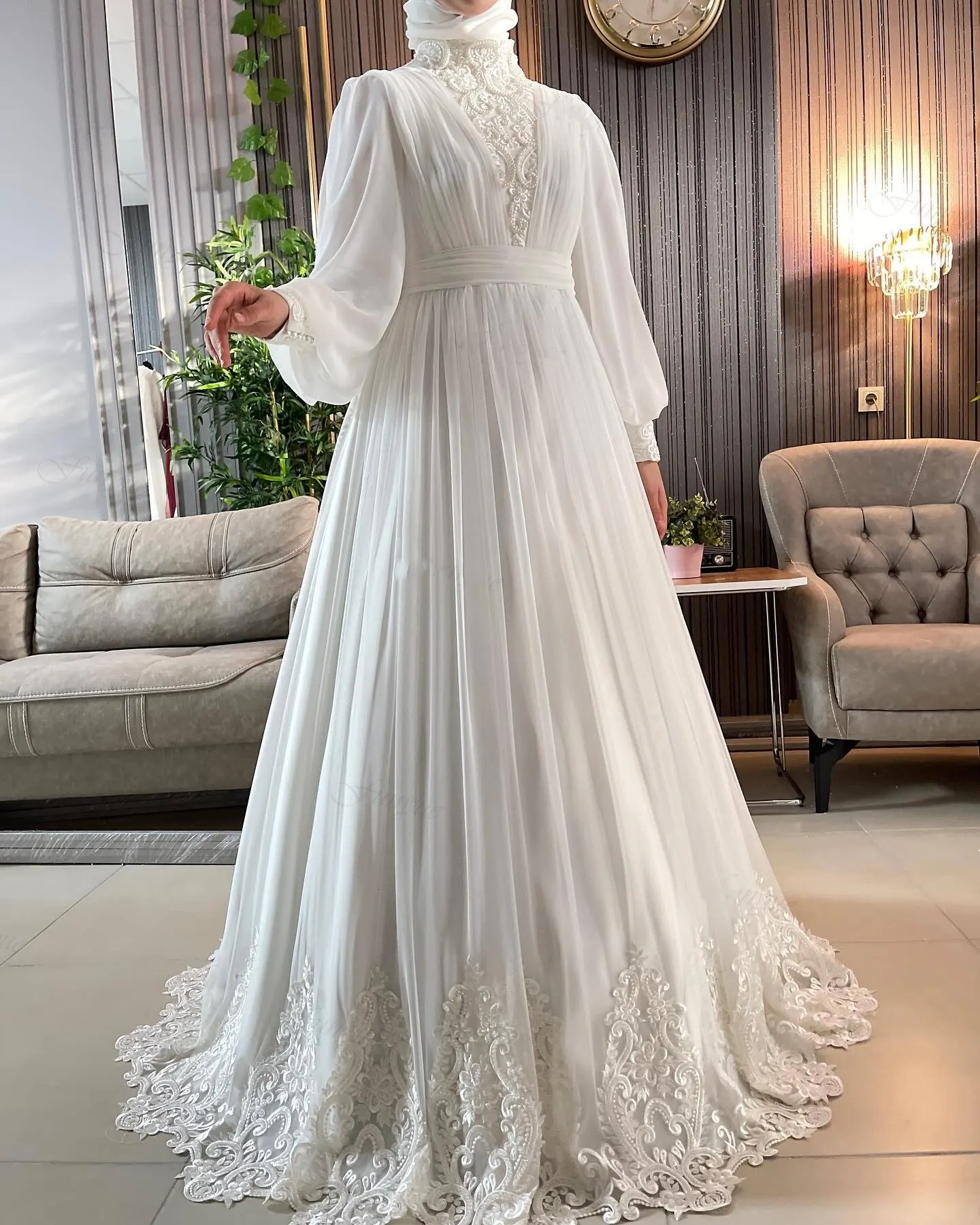 Elegant Lace Muslim Wedding Dresses 2023 Dubai Arabic Hijab Bridal Gowns for Bride Pearls Appliques Long Sleeves Robe De Mariee
Elegant Lace Muslim Wedding Dresses 2023 Dubai Arabic Hijab Bridal Gowns for Bride Pearls Appliques Long Sleeves Robe De Mariee