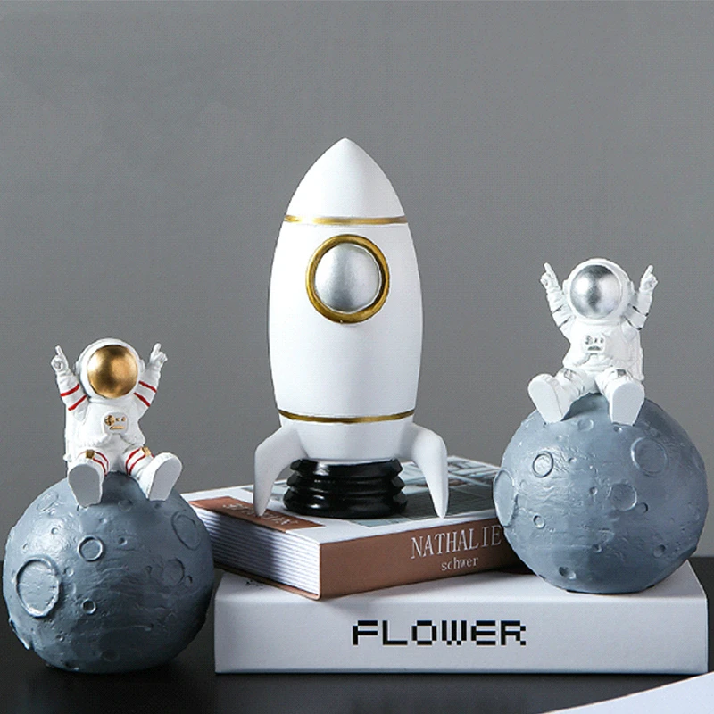 Nordic Astronauts Figurine Piggy Bank, Coin Storage Box, Modern Home Decoration, Bedroom Accessories, Children Gifts
Nordic Astronauts Figurine Piggy Bank, Coin Storage Box, Modern Home Decoration, Bedroom Accessories, Children Gifts