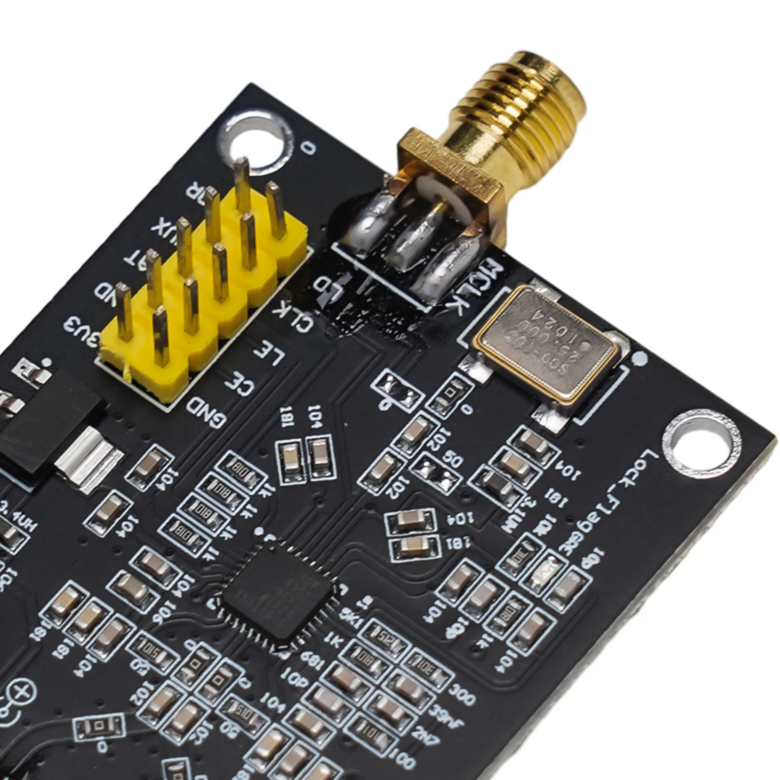 ADF4351 Phase Locked Loop 35M-4400M RF Signal Generator Module Board PLL RF Signal Source Frequency Synthesizer
ADF4351 Phase Locked Loop 35M-4400M RF Signal Generator Module Board PLL RF Signal Source Frequency Synthesizer