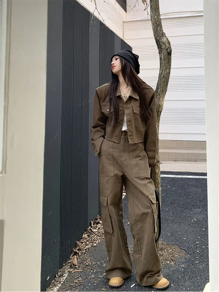 Autumn Set Hip hop Women's loose short denim coat+cargo pants wide leg trousers Spring two-piece set 2023
Autumn Set Hip hop Women's loose short denim coat+cargo pants wide leg trousers Spring two-piece set 2023