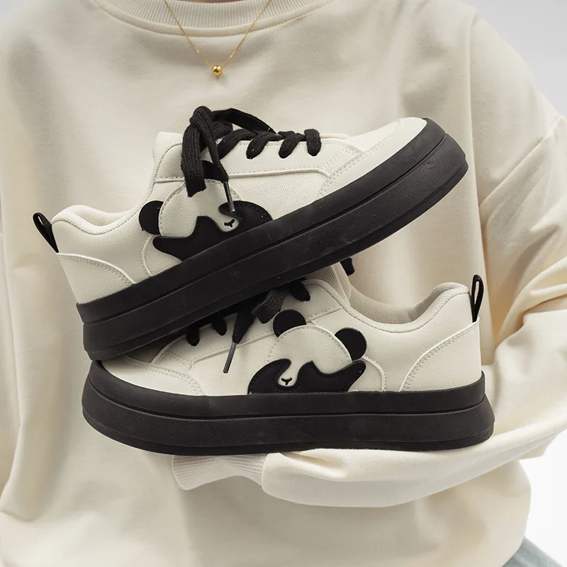 Кроссовки женские на массивной платформе, Вулканизированная подошва, удобная повседневная спортивная обувь для бега, панда, осень
Кроссовки женские на массивной платформе, Вулканизированная подошва, удобная повседневная спортивная обувь для бега, панда, осень