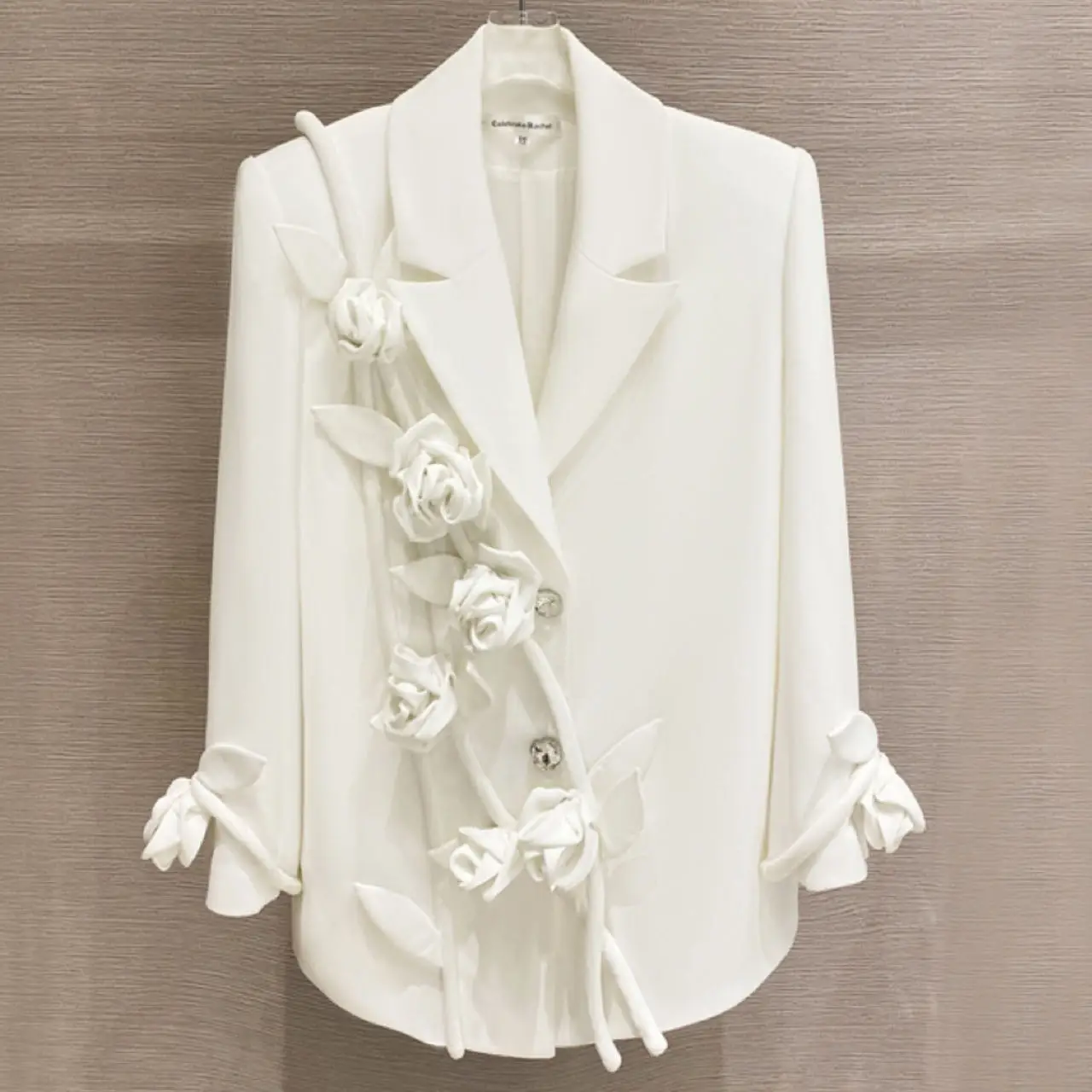 2023 Autumn Elegant White Blazer Female Notched Collar Long Sleeve 3D Flowers Loose Blazers For Women Outwear Coat
2023 Autumn Elegant White Blazer Female Notched Collar Long Sleeve 3D Flowers Loose Blazers For Women Outwear Coat