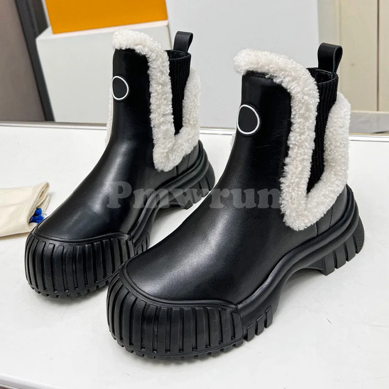 Ladies Short Boots Autumn Winter 2023 Solid Color Plush Design Genuine Leather Upper Ankle Boots Fashion Versatile Female Shoes
Ladies Short Boots Autumn Winter 2023 Solid Color Plush Design Genuine Leather Upper Ankle Boots Fashion Versatile Female Shoes