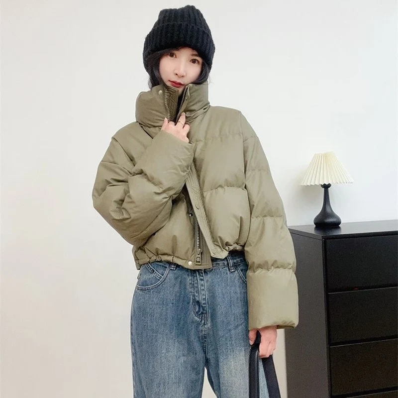 Retro Brown PU Leather Down Cotton Jacket Women's 2023 New Winter Standing Neck Short American Style Cotton Top
Retro Brown PU Leather Down Cotton Jacket Women's 2023 New Winter Standing Neck Short American Style Cotton Top