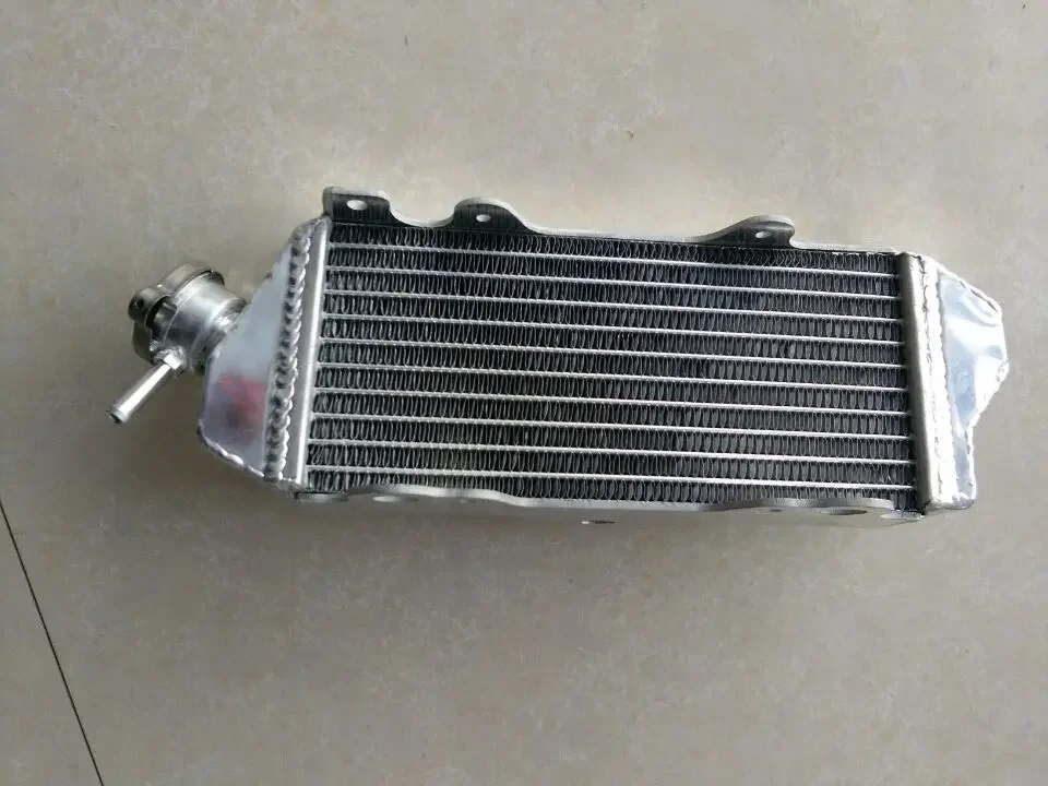 Алюминиевый радиатор для Yamaha YZ80 1993 2001 1994 1995 1996 1997 1998 1999 2000
Алюминиевый радиатор для Yamaha YZ80 1993 2001 1994 1995 1996 1997 1998 1999 2000
