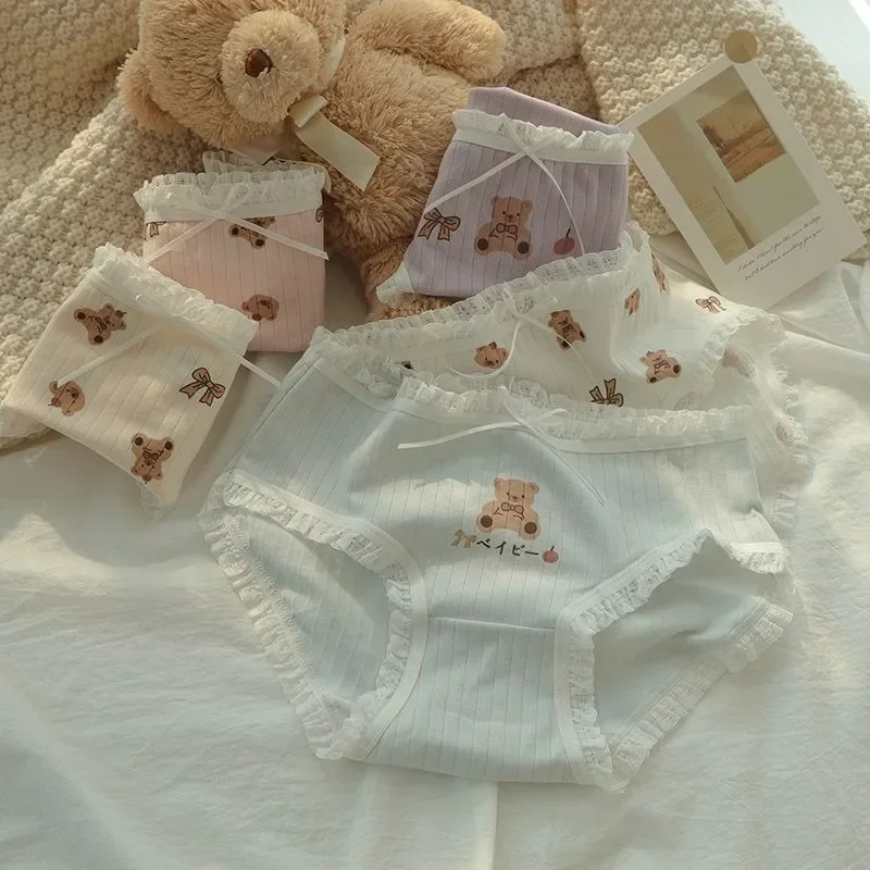 Japanese sweet and cute students cartoon bear skin-friendly comfortable soft lace edge 100 cotton briefs for women
Japanese sweet and cute students cartoon bear skin-friendly comfortable soft lace edge 100 cotton briefs for women