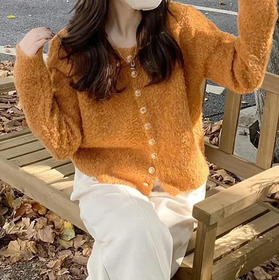 Europe/America2023 Autumn/Winter Soft Glutinous Knitted Sweater Button Cardigan Lazy Loose Sleeve O-Neck Sweater Coat For Women
Europe/America2023 Autumn/Winter Soft Glutinous Knitted Sweater Button Cardigan Lazy Loose Sleeve O-Neck Sweater Coat For Women