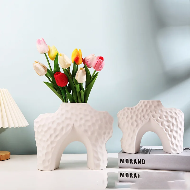 White ceramic vase, flower arrangement, dry flower decoration, living room decoration, flower pot, office desktop decoration
White ceramic vase, flower arrangement, dry flower decoration, living room decoration, flower pot, office desktop decoration