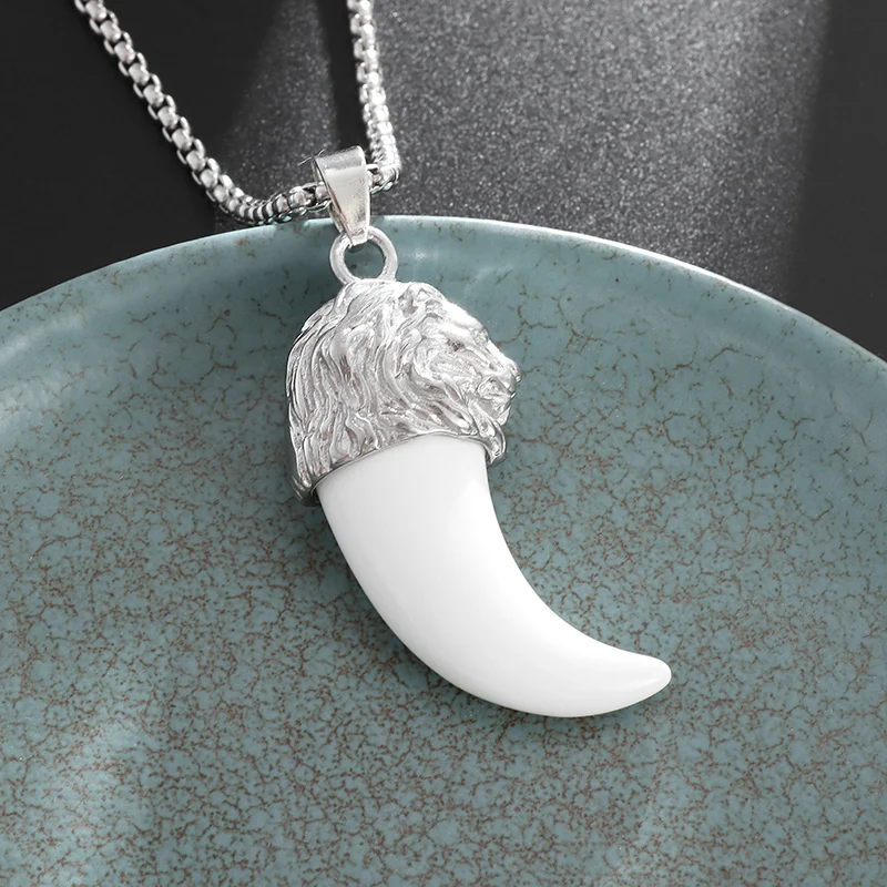 Classic European and American Personalized Fashion Imitation Wolf Teeth Men's Pendant Necklace Jewelry
Classic European and American Personalized Fashion Imitation Wolf Teeth Men's Pendant Necklace Jewelry