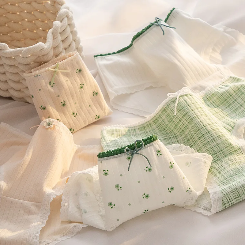 New Underwear Women Japanese Style Simple and Fresh Green Countryside Floral Pure Cotton Crotch Student Girls Triangle Pants
New Underwear Women Japanese Style Simple and Fresh Green Countryside Floral Pure Cotton Crotch Student Girls Triangle Pants