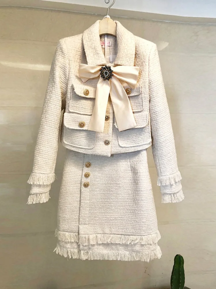 2023 New Autumn High Quality Tweed 2 Piece Set Women Winter Bow Jacket Coat + Elegant Mini Tassel Pencil Wool Blend Skirt Suits
2023 New Autumn High Quality Tweed 2 Piece Set Women Winter Bow Jacket Coat + Elegant Mini Tassel Pencil Wool Blend Skirt Suits