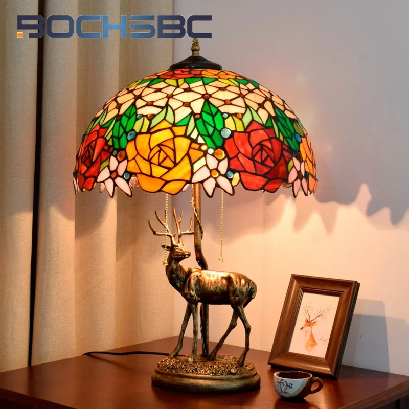 BOCHSBCTiffany's elk colorful rose style stained glass desk lamp Art Deco living room Dining Room bar Study bedroom Bedside lamp 
BOCHSBCTiffany's elk colorful rose style stained glass desk lamp Art Deco living room Dining Room bar Study bedroom Bedside lamp