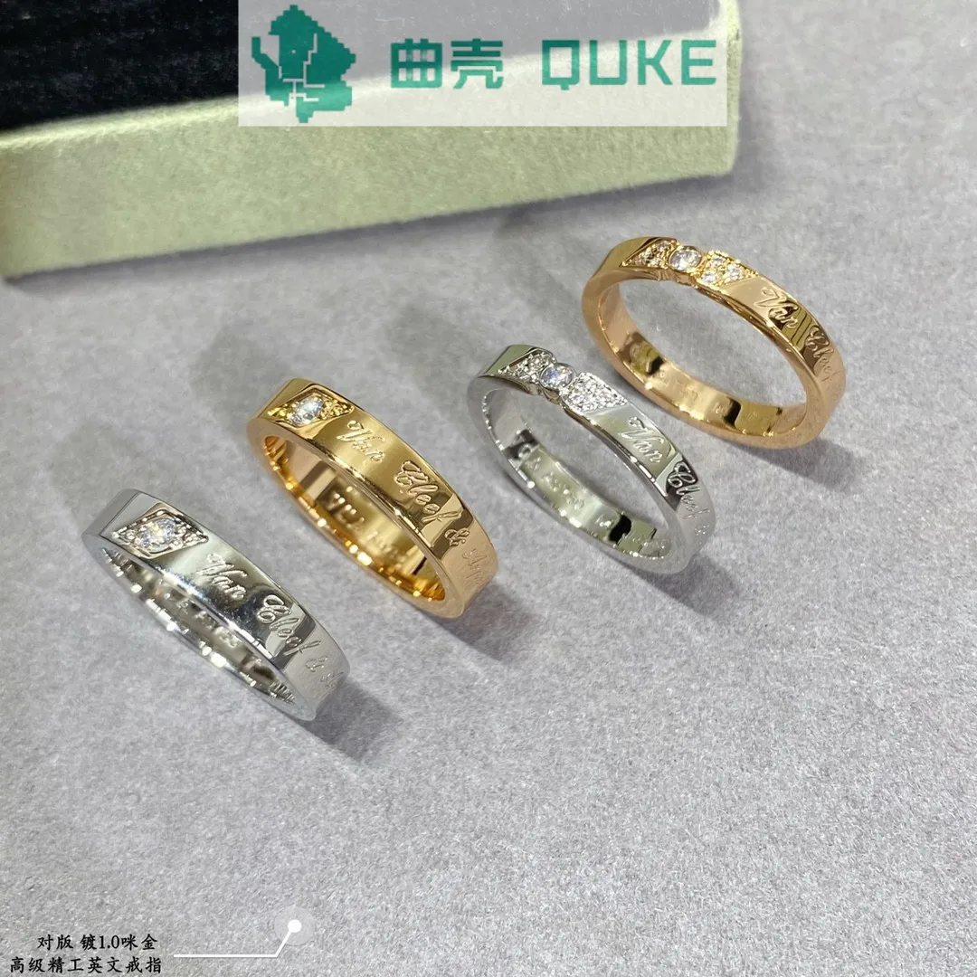 V Gold Plated Mijin Inlaid High Carbon Diamond English Letter Ring for Couples Fashion Versatile and Exquisite Gift
V Gold Plated Mijin Inlaid High Carbon Diamond English Letter Ring for Couples Fashion Versatile and Exquisite Gift