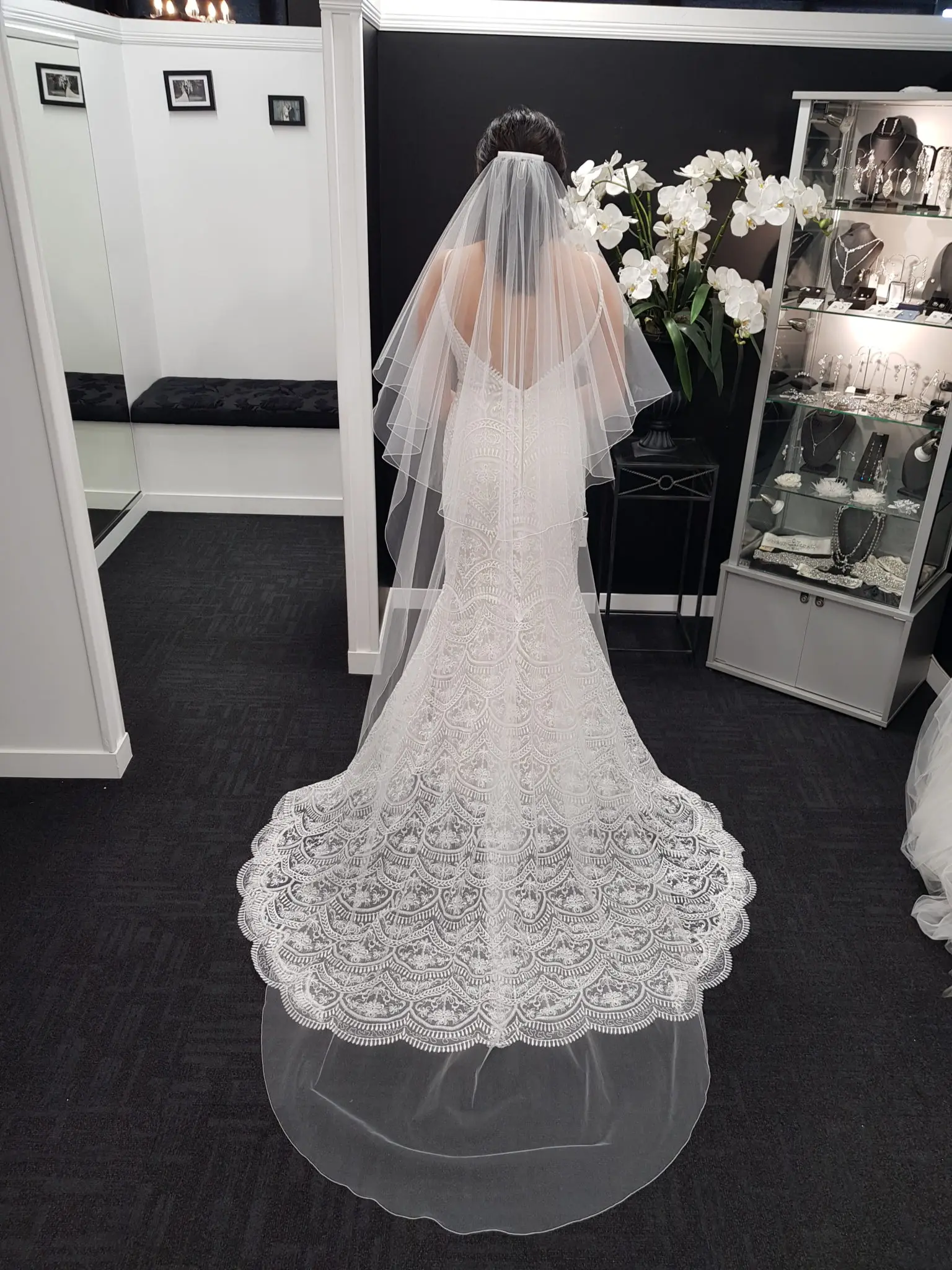TOPQUEEN Bridal Veil Chapel Wedding Veil White Ivory Handmade Two-Layer Bridal Tulle with Hair Comb for Women Marriage V17
TOPQUEEN Bridal Veil Chapel Wedding Veil White Ivory Handmade Two-Layer Bridal Tulle with Hair Comb for Women Marriage V17