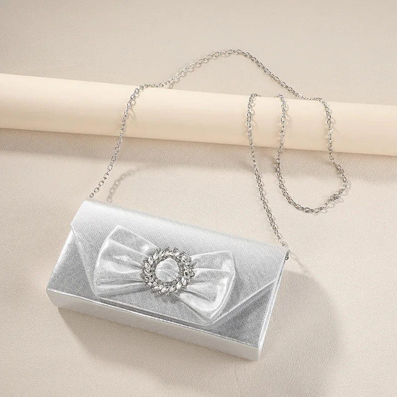 2023 New Women Leather Clutch Bags Diamond Flowers Dinner Wallets Party Chain Shoulder Bags Silber Purse Drop Shipping
2023 New Women Leather Clutch Bags Diamond Flowers Dinner Wallets Party Chain Shoulder Bags Silber Purse Drop Shipping