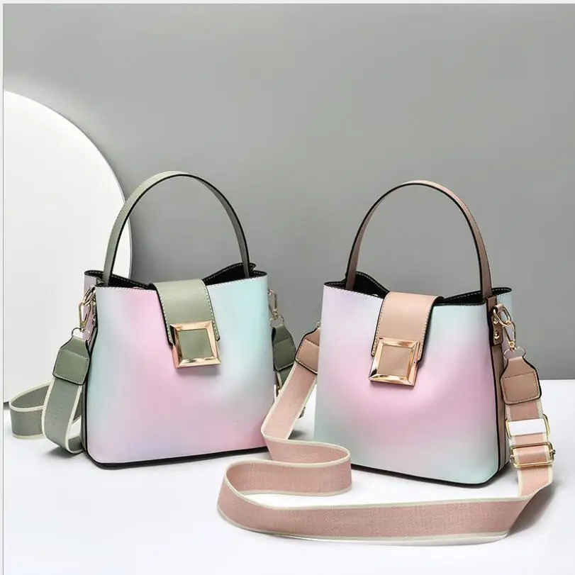 Новинка 2021, женская сумка-мешок в Корейском стиле, простая модная сумка радужного цвета, трендовая женская сумка, маленькие сумки-мессенджеры на плечо
Новинка 2021, женская сумка-мешок в Корейском стиле, простая модная сумка радужного цвета, трендовая женская сумка, маленькие сумки-мессенджеры на плечо