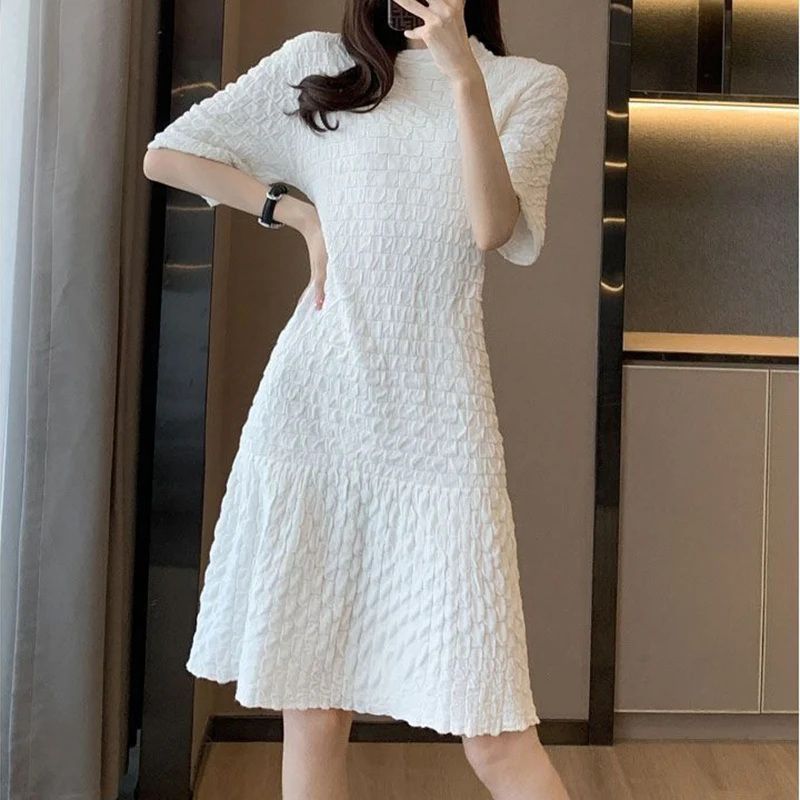 Summer New Knitted Jacquard Dress Women's Pleated Fashion Style Casual Ruffle Edge white dress Loose Fit
Summer New Knitted Jacquard Dress Women's Pleated Fashion Style Casual Ruffle Edge white dress Loose Fit