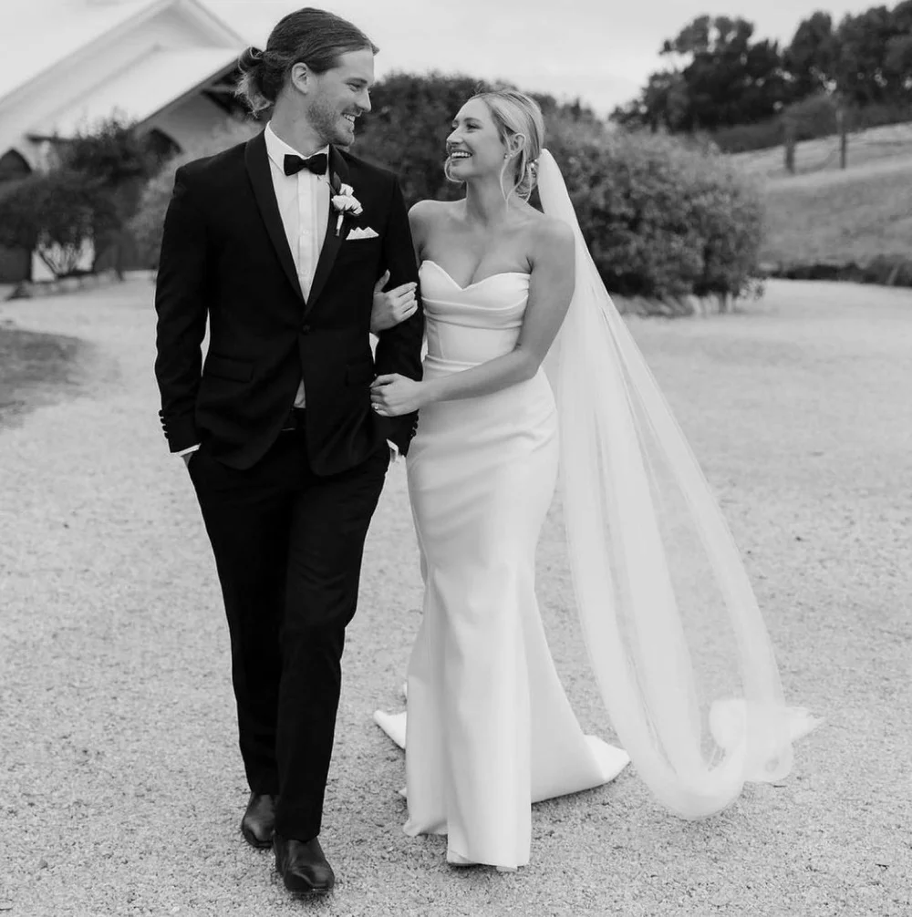 Strapless Boho Sleeveless Sweetheart Wedding Dress Mermaid Satin Bohemian Sweep Train Bride Gown Robe De Mariée Wedding Gown
Strapless Boho Sleeveless Sweetheart Wedding Dress Mermaid Satin Bohemian Sweep Train Bride Gown Robe De Mariée Wedding Gown