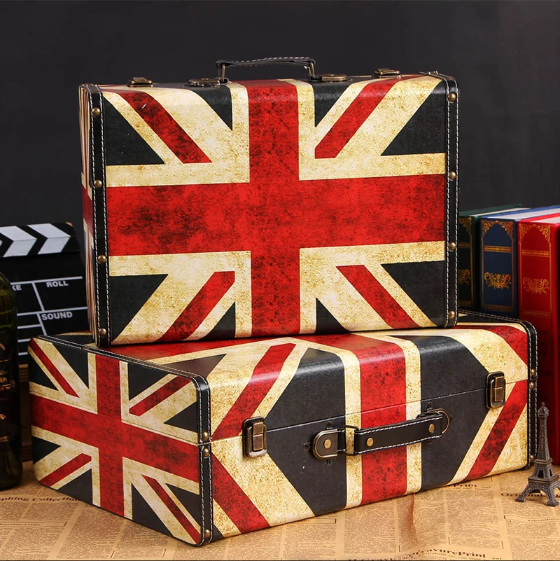 Vintage British Style Storage Chest Vintage Travel Luggage Old-fashioned Handbag Old Photo Studio Store Decoration Storage Box 
Vintage British Style Storage Chest Vintage Travel Luggage Old-fashioned Handbag Old Photo Studio Store Decoration Storage Box