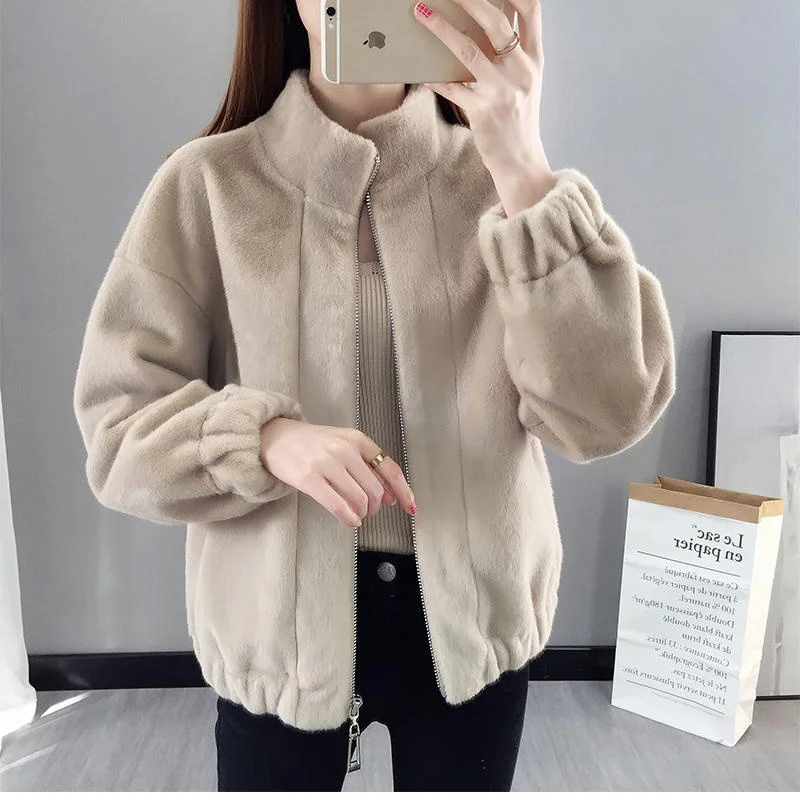 Elegant Women Fake Fur Coats Vintage Thickened Stand Collar Cropped Jacket Female Winter 2023 New Luxury Zipper Outwear Clothing
Elegant Women Fake Fur Coats Vintage Thickened Stand Collar Cropped Jacket Female Winter 2023 New Luxury Zipper Outwear Clothing
