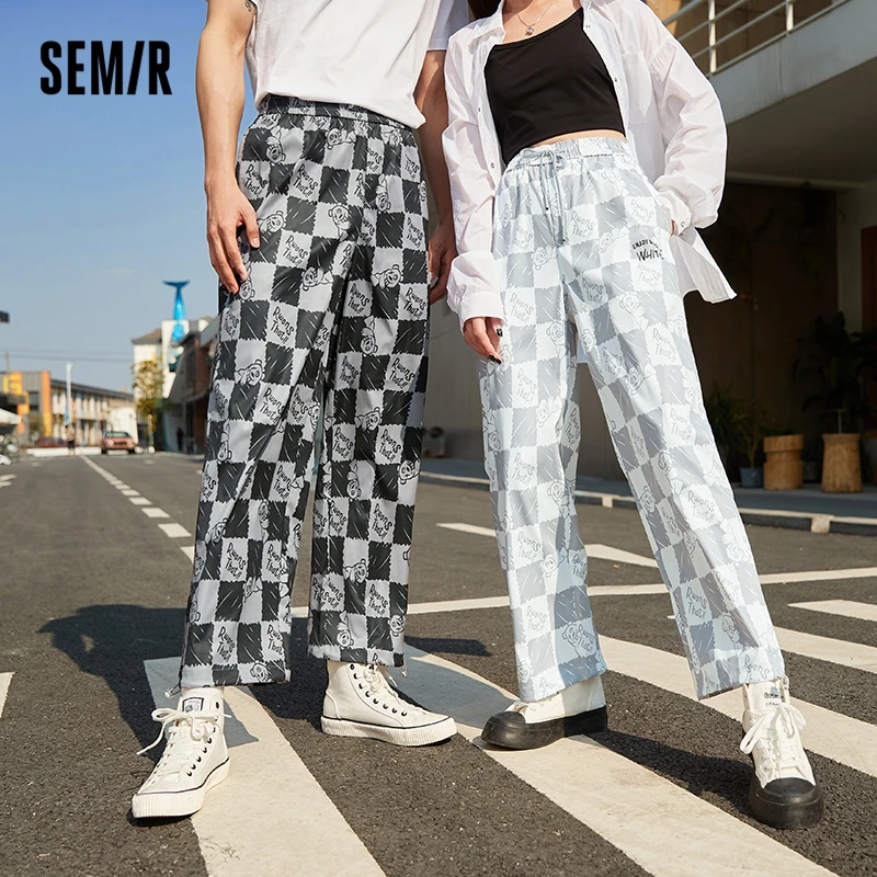 Semir Casual Pants Men 2022 Summer New Fashion Couples Checkerboard Trendy Cool Cartoon Print Man Pants
Semir Casual Pants Men 2022 Summer New Fashion Couples Checkerboard Trendy Cool Cartoon Print Man Pants
