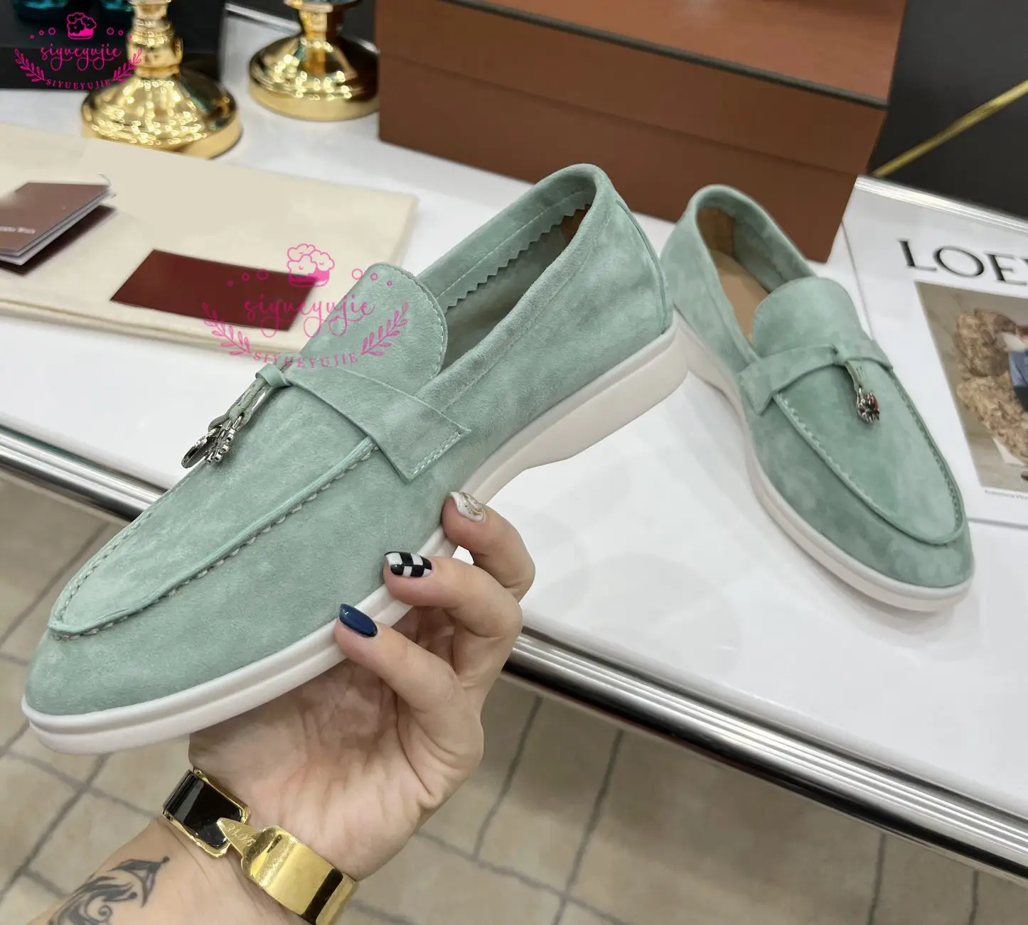 

Suede Women Loafers Summer Walk Moccasins Leather Tassel Women Flat Men's casual Shoes Metal Lock Fittings Slip On Causal Shoes