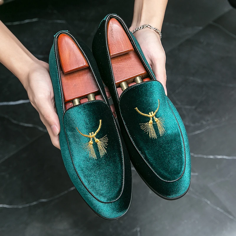 

Elegant Men's Velvet Loafers with Embroidery for Formal and Casual Occasions